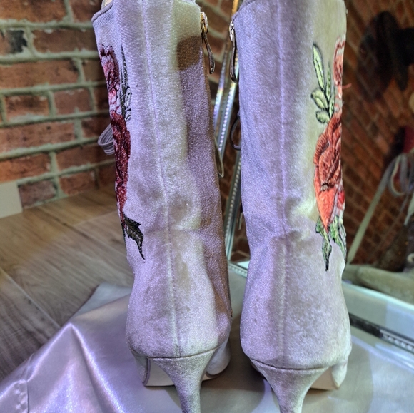 Gorgous VICTORIAN STYLE BOOTS - Picture 3 of 6